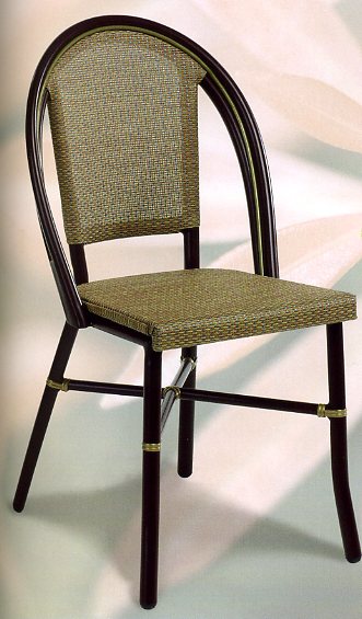 1.7.26<br>Deze stoel heeft een frame in alu (!). Rug en zit kan in 30 kleuren. Uw eigen LOGO is steeds mogelijk !